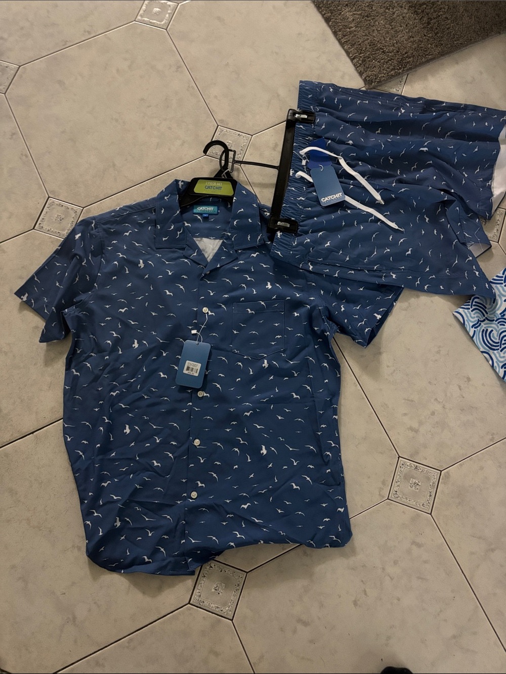 Cat & Jack Navy Blue Short-Sleeve Button-Down Shirt with White Seagull  Shorts